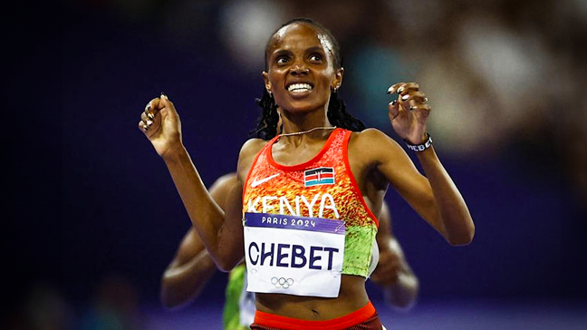 La star kényane de l'athlétisme Beatrice Chebet remporte l'or du 5 000 m féminin à Paris