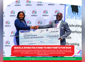 L'Autorité des jeux du Malawi soutient la course amusante de Mother's Fun Run avec un don de 10 millions de kwachas